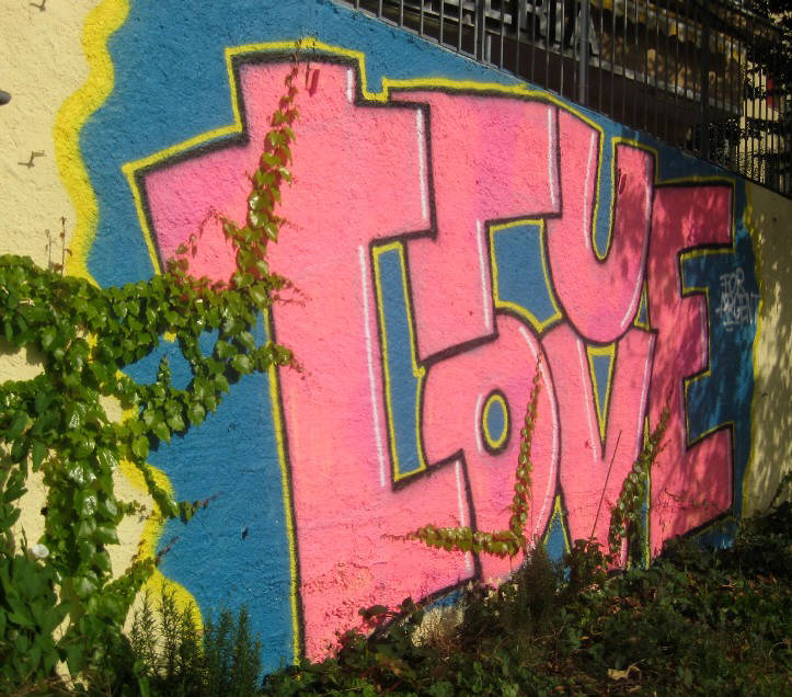 true love graffiti zrich