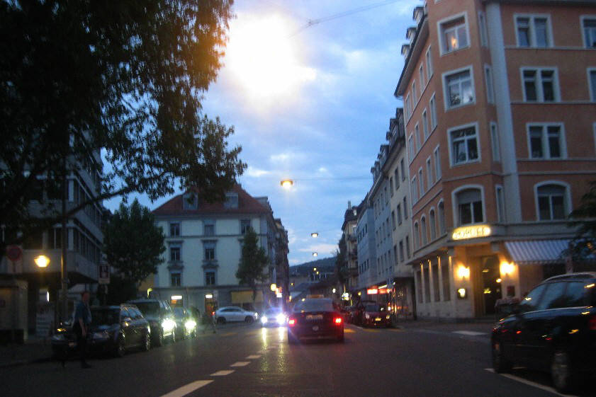 Helvetiaplatz Zrich mit Ankerstrasse bei Nacht