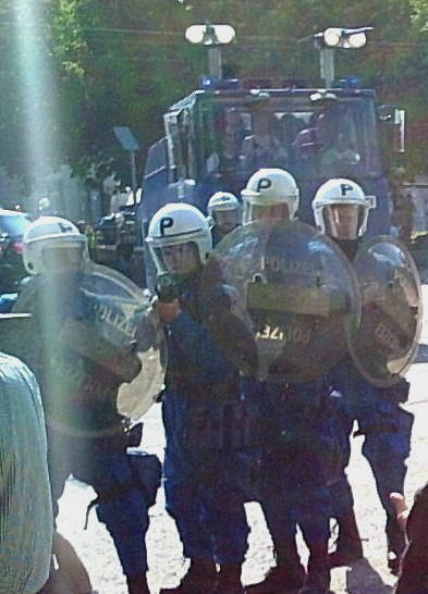 1. Mai 2007. Stadtpolizei Zrich in Kampfuniformen. RIOT POLICE IN ZURICH SWITZERLAND