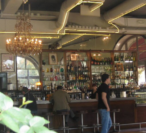 Caf Bar Restaurant Vokshaus. Stauffacherstr. 60 am Helvetiaplatz Zrich-Aussersihl Kreis 4. Geffent 365 Tage im Jahr. Gegrndet 1910